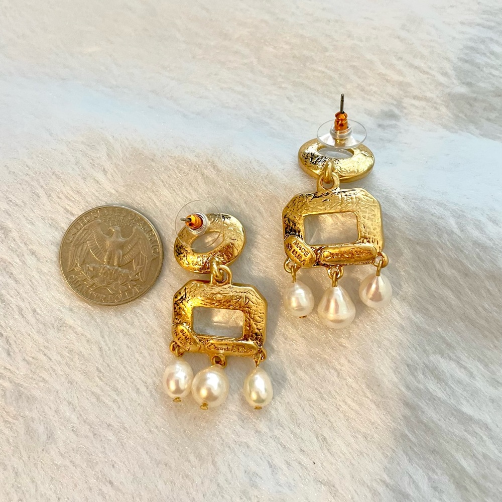 Oscar de la Renta Chandelier Earrings with Pearl Drops - Picture 5 of 6